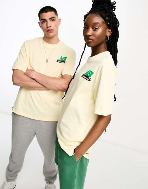 New Balance – Gul t-shirt i unisex-modell
