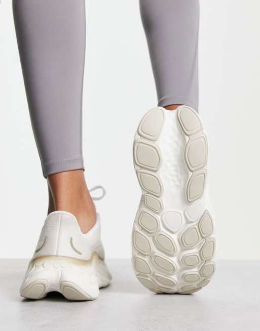 New Balance - Hardlopen - Fresh Foam More - Sneakers in wit, 2 van 4