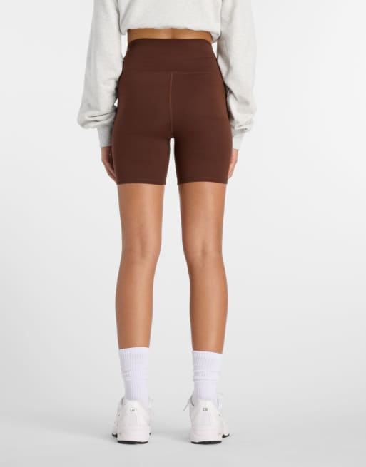 New Balance - Harmony - 6 inch short met hoge taille in donkerbruin, 2 van 4