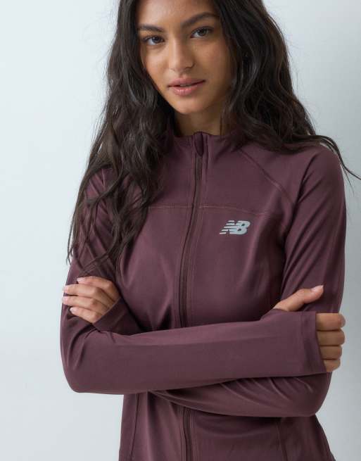 New Balance harmony ajustada con cremallera completa en rojo cereza, 5 de 5
