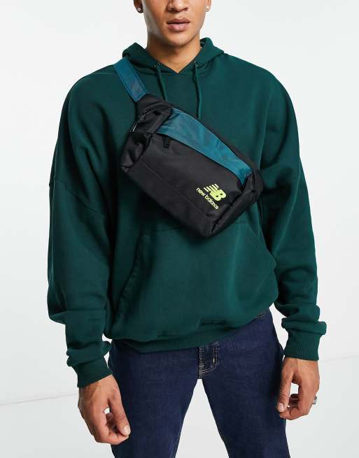 New Balance - Heuptasje met logo in zwart