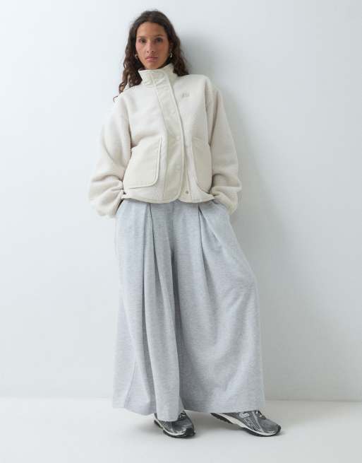 New Balance high pile fleece jacket in beige, 2 of 5
