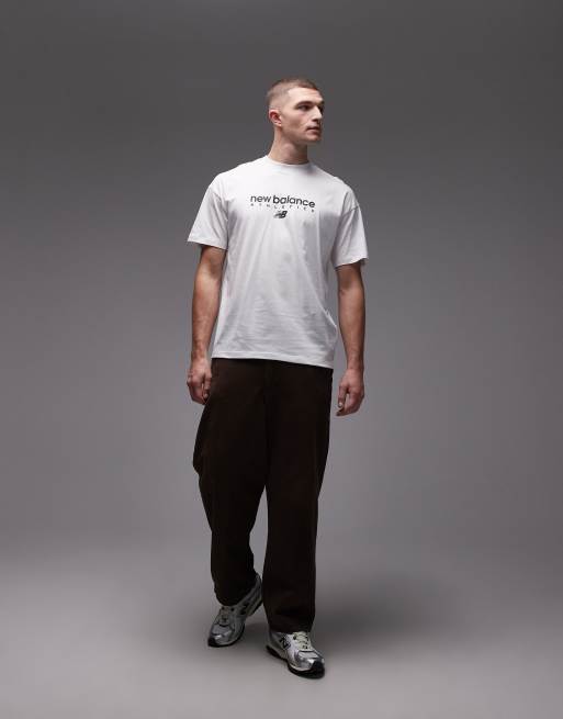 New Balance - Hvid T-shirt med lineær grafik, 2 af 5