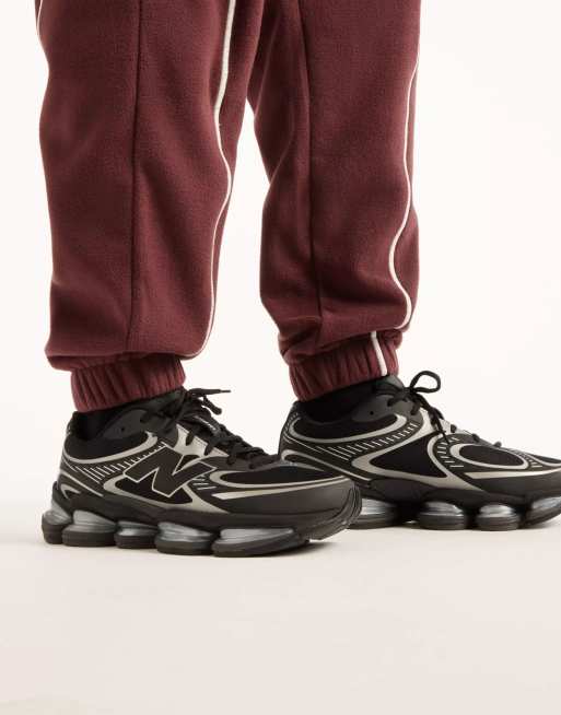 New Balance jogger en polaire Trackside en cherry leather, 3 de 4
