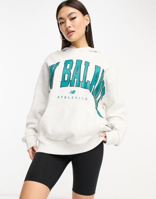New Balance - Kapuzenpullover in Grau mit großem Logo