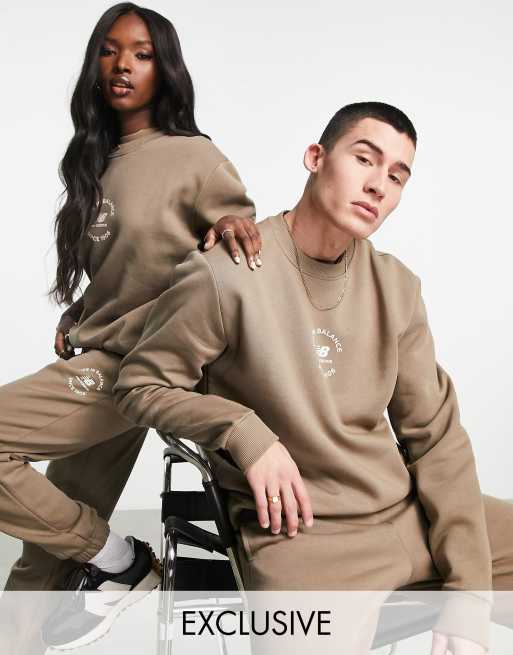 New Balance – Life in Balance – Svampgrå sweatshirt i unisex-modell