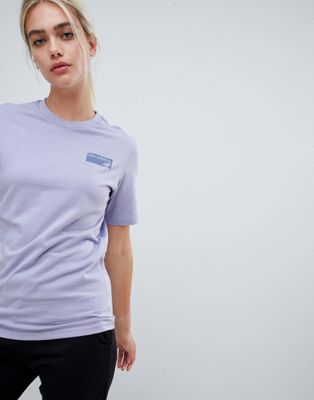 New Balance – Lila t-shirt med logo baktill