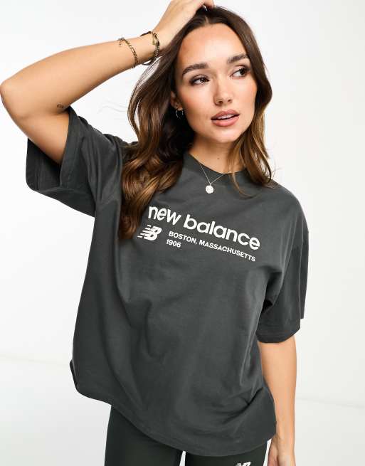 New Balance – Linear Heritage – T-Shirt in verwaschenem Schwarz, 4 von 4