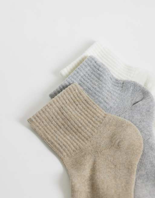 New Balance logo patch 3 pack ankle socks in neutrals, 2 of 3