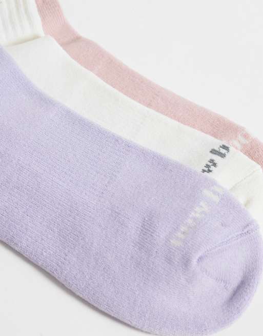 New Balance Logo-Patch 3er-Pack Knöchelsocken in Wollweiß, Pink und Flieder, 2 von 3