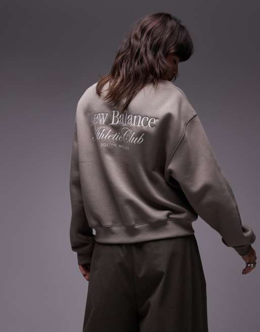 New Balance - Lysebrun sweatshirt med 'athletics club'-print, 2 af 4