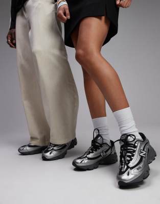 New Balance – M1000 – Sneaker in Chrome - view 1