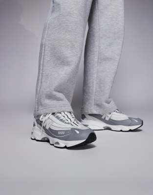  M1000 trainers in light grey