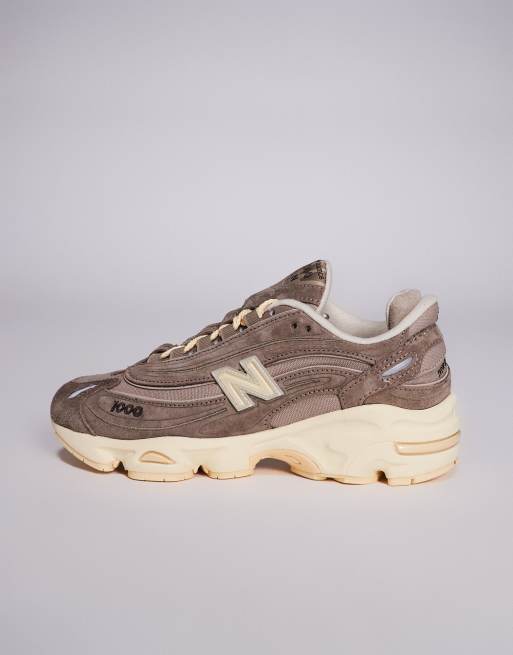 New Balance M1000 unisex sneakers in brown, 2 of 5