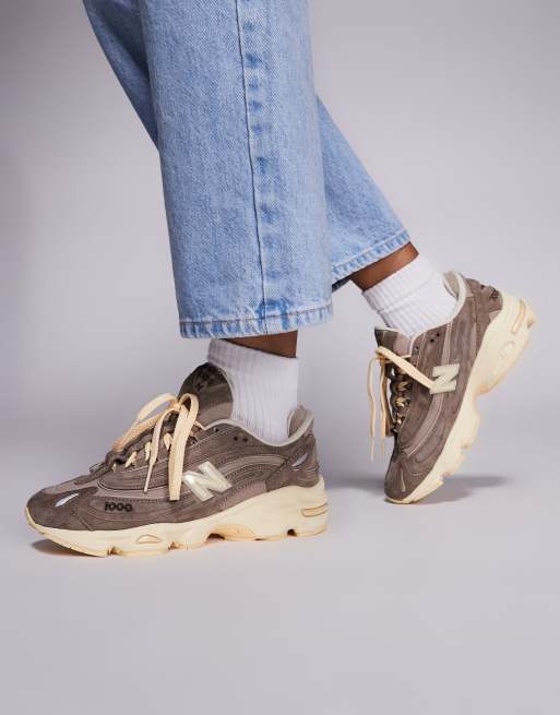 New Balance M1000 unisex sneakers in brown, 4 of 5