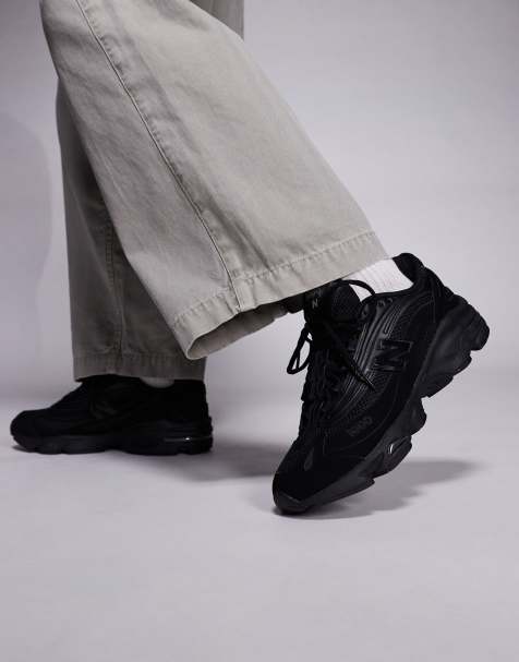 New Balance M1000 unisex sneakers in triple black - view 1