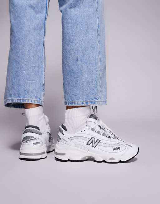 New Balance M1000 unisex sneakers in white, 3 of 5