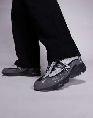  M1000 unisex trainers in grey and black