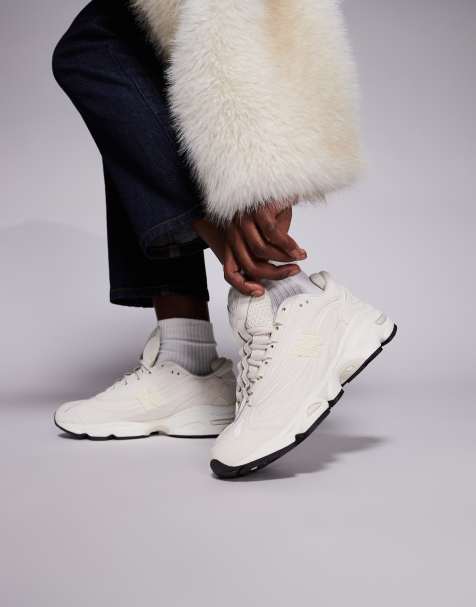 New Balance M1000 unisex trainers in off white - view 1