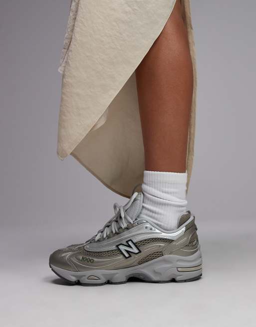 New Balance M1000 unisex trainers in silver and beige