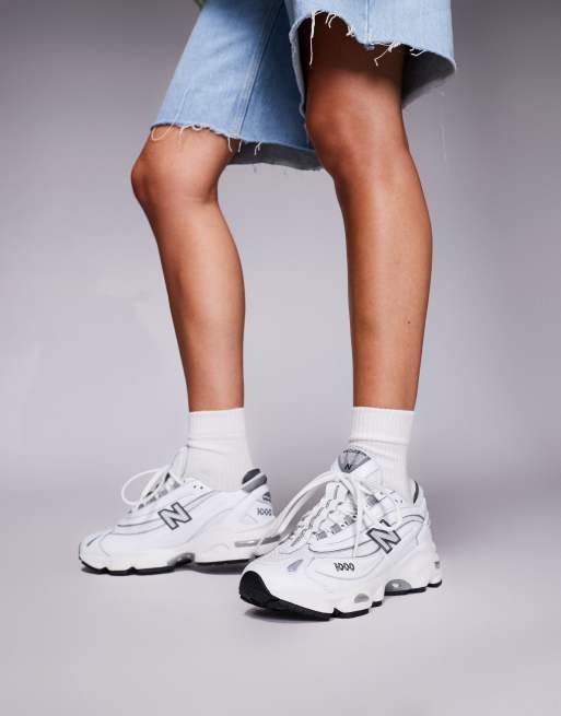 New Balance M1000 unisex trainers in white