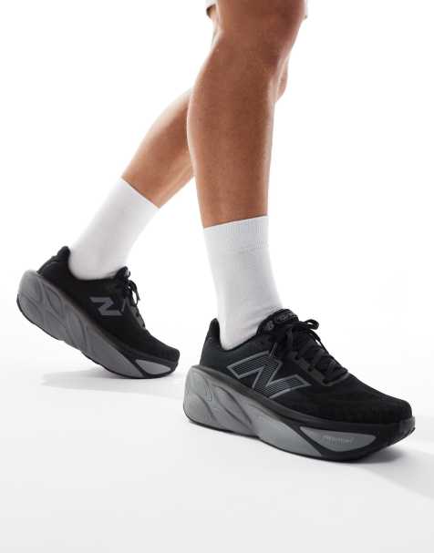 New Balance - More - Hardloopsneakers in zwart en wit - view 1