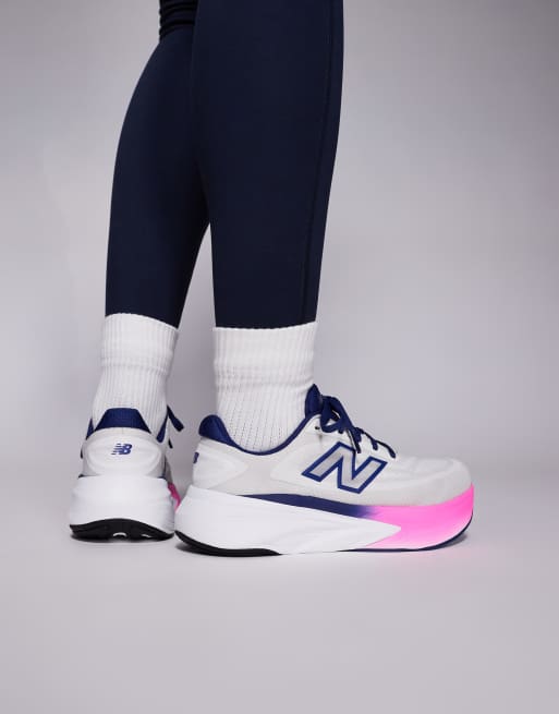 New Balance – More – Lauf-Sneaker in Hellgrau und Rosa, 5 von 5
