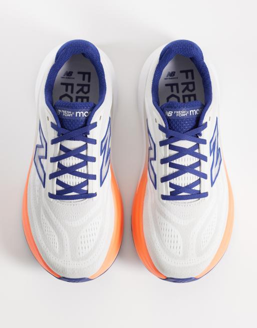 New Balance – More – Laufschuhe in Hellgrau und Orange, 2 von 5