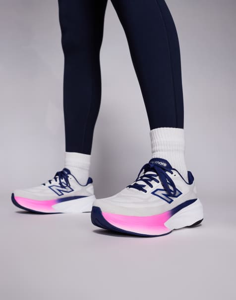 New Balance – More – Ljusgrå och rosa löparskor - view 1