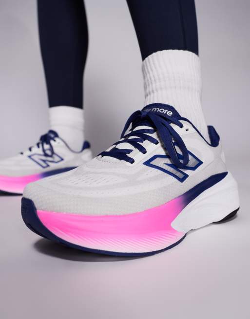 New Balance More running trainers in light grey and pink, 4 of 5