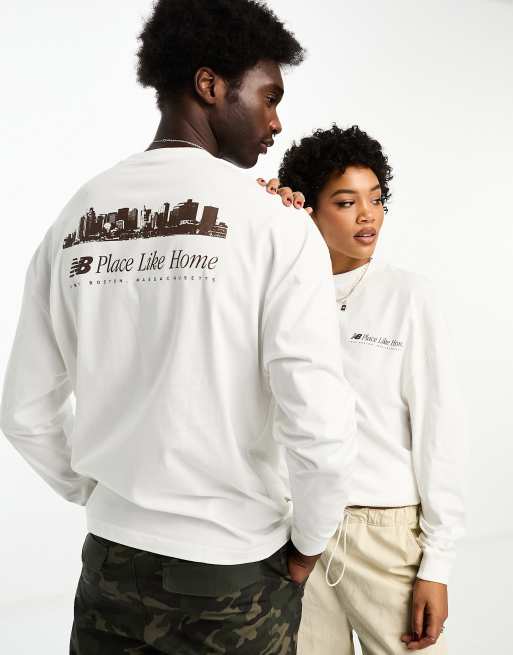 New Balance - NB Place Like Home - Oversized uniseks T-shirt met lange mouwen in gebroken wit en bruin, exclusief bij ASOS