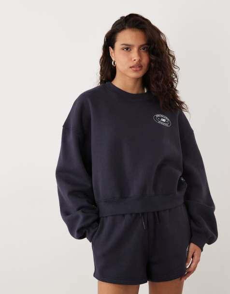 New Balance neu interpretierter Fleece-Sweatshirt in Schwarz - view 1