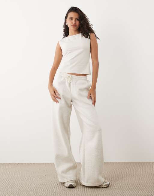 New Balance open-back fitted tank top in off-white, 2 of 4