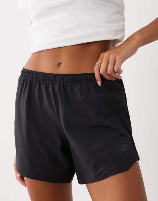 New Balance - pantalón corto Rc essential de 5" en negro, 3 de 5