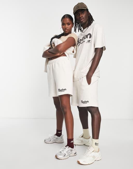 New Balance - Pantaloncini unisex grigi con scritta “Boston”, 4 di 4