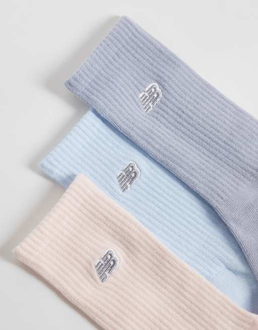 New Balance patch logo seasonal midcalf socks 3 pack in grey , 2 of 3