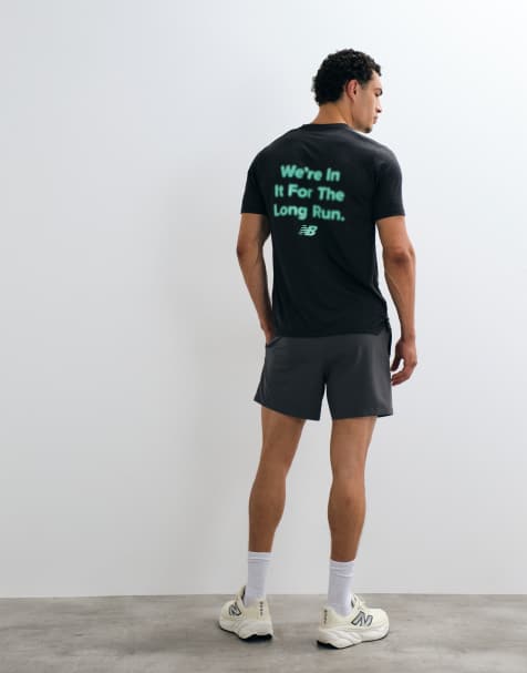 New Balance RC essential grafisk t-shirt i svart - view 1