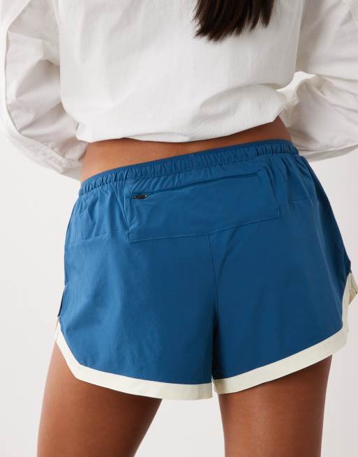 New Balance Rc Essential Short 3" in streamsong, 4 von 5
