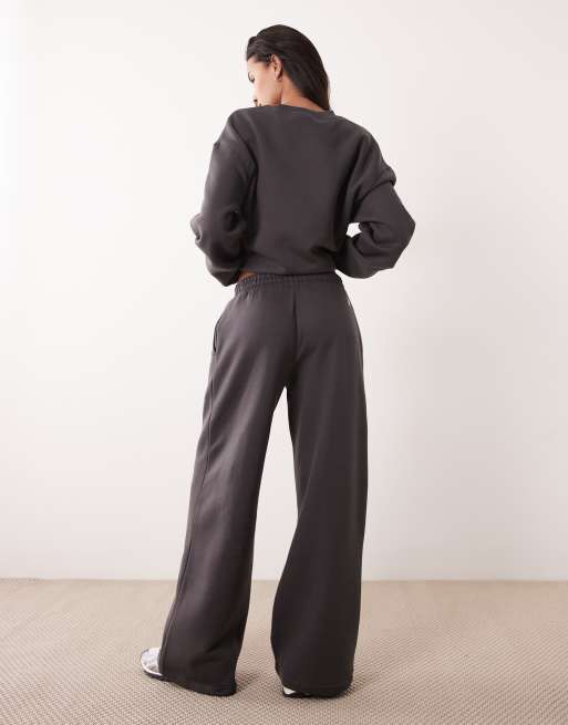 New Balance Reimagined fleece pant in black, 4 of 5