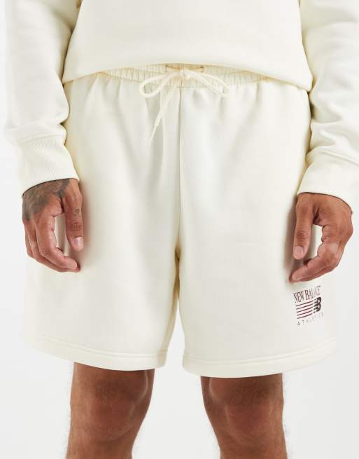 New Balance reimagined grafisk 7 inch-shorts i råhvid, 4 af 5