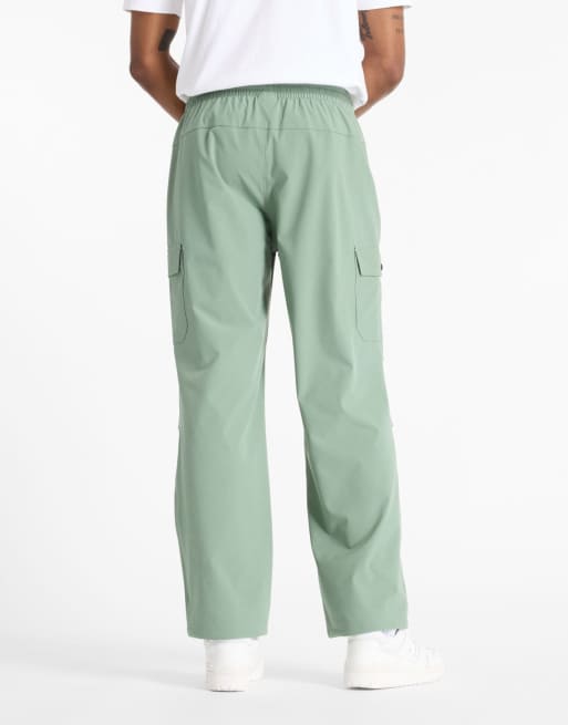 New Balance Ripstop cargo pant in green, 3 of 4