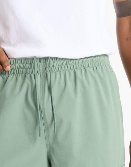 New Balance Ripstop cargo pant in green, 4 of 4