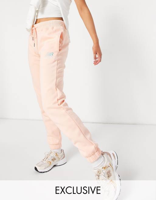 New Balance – Różowe joggersy – tylko w ASOS