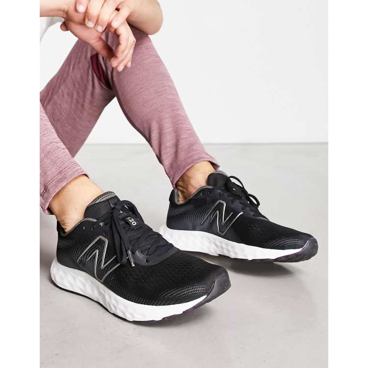 New Balance Running 520 Sneaker in Schwarz und WeiB ASOS