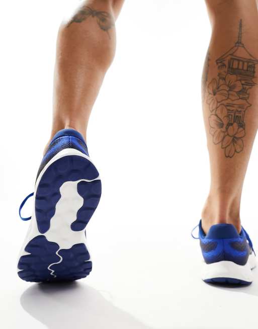 New Balance Running 520 trainers in blue, 3 of 5