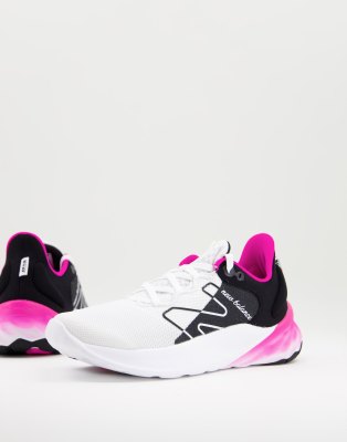New Balance New Balance Running Fresh Foam Roav sneakers in black and pink - BLACK