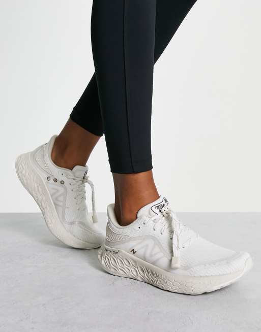 New - Running - Fresh Foam X 1080v12 - Sneakers in wit en goud | ASOS