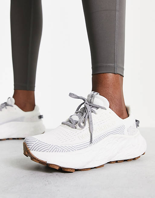 New Balance Running More trainers in white with gum sole | ASOS