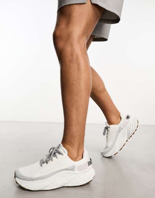 Running trainers white sale