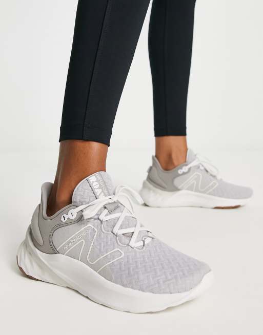 New balance best sale roav grey